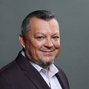 Dr. Claudio Lagunas, USA