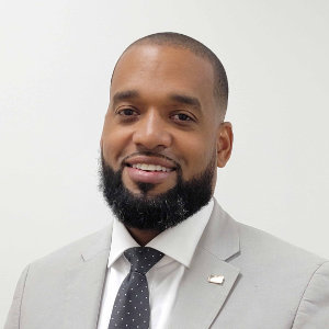 Dr. Jason Compton, USA