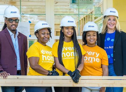 Alcon volunteers