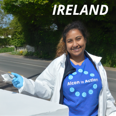 Image of an Alcon volunteer in blue Alcon t-shirt in Ireland